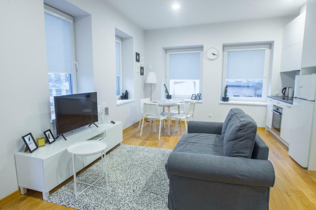 Bright 1Bd Apartment In Old Town By Hostlovers Kaunas Buitenkant foto